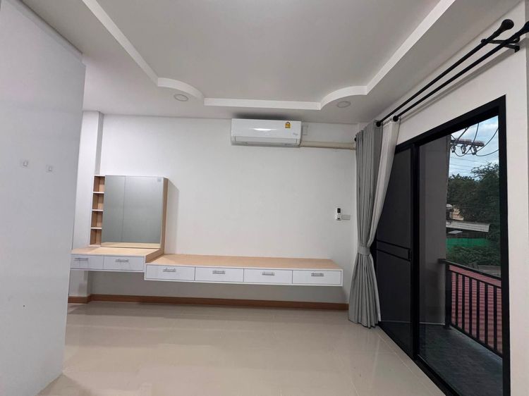 อื่นๆ ตกแต่งครบ 2023 🏡✨ ขายทาวน์โฮม 2 ชั้น ใกล้แยกหลุยส์เพียง 200 เมตร พร้อมระบบไฟรองรับ EV Charger ✨🏡 รูปที่ 4