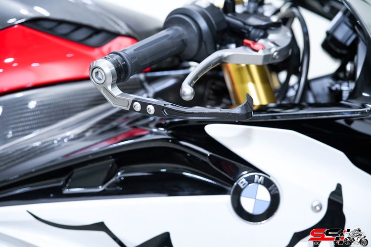 BMW S1000RR สีแดง ปี2018 วิ่งน้อย 3,000km ไมล์แท้ ท่อฟูลไทเทเนียม AKRAPOVIC Carbon และของแต่งอื่นๆอีกเพียบ Carbonแท้ทั้งคัน รูปที่ 11