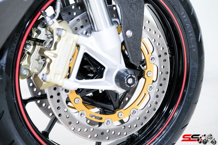 BMW S1000RR สีแดง ปี2018 วิ่งน้อย 3,000km ไมล์แท้ ท่อฟูลไทเทเนียม AKRAPOVIC Carbon และของแต่งอื่นๆอีกเพียบ Carbonแท้ทั้งคัน รูปที่ 16