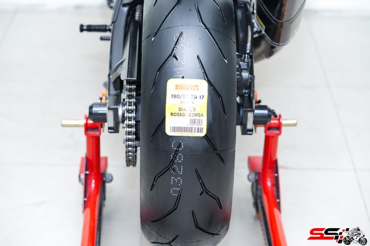 BMW S1000RR สีแดง ปี2018 วิ่งน้อย 3,000km ไมล์แท้ ท่อฟูลไทเทเนียม AKRAPOVIC Carbon และของแต่งอื่นๆอีกเพียบ Carbonแท้ทั้งคัน รูปที่ 6