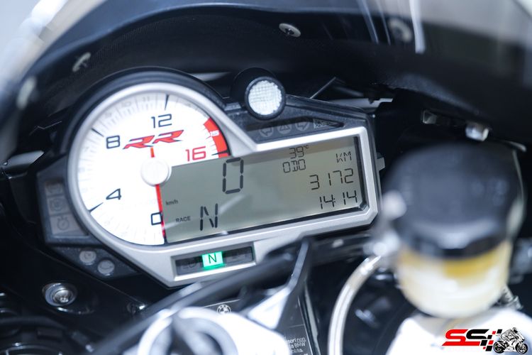 BMW S1000RR สีแดง ปี2018 วิ่งน้อย 3,000km ไมล์แท้ ท่อฟูลไทเทเนียม AKRAPOVIC Carbon และของแต่งอื่นๆอีกเพียบ Carbonแท้ทั้งคัน รูปที่ 4