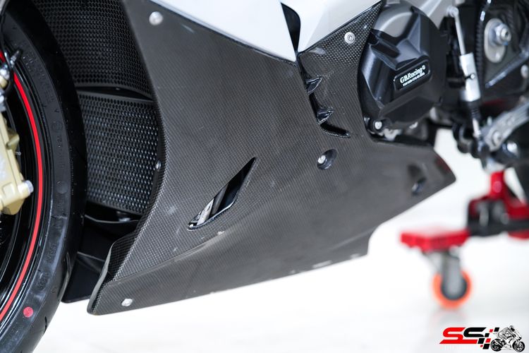 BMW S1000RR สีแดง ปี2018 วิ่งน้อย 3,000km ไมล์แท้ ท่อฟูลไทเทเนียม AKRAPOVIC Carbon และของแต่งอื่นๆอีกเพียบ Carbonแท้ทั้งคัน รูปที่ 18