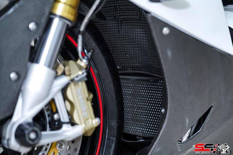BMW S1000RR สีแดง ปี2018 วิ่งน้อย 3,000km ไมล์แท้ ท่อฟูลไทเทเนียม AKRAPOVIC Carbon และของแต่งอื่นๆอีกเพียบ Carbonแท้ทั้งคัน รูปที่ 14