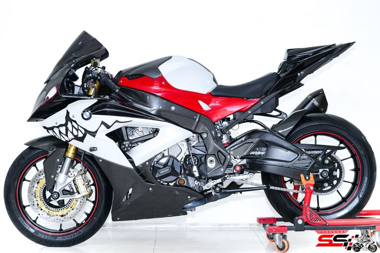 BMW S1000RR สีแดง ปี2018 วิ่งน้อย 3,000km ไมล์แท้ ท่อฟูลไทเทเนียม AKRAPOVIC Carbon และของแต่งอื่นๆอีกเพียบ Carbonแท้ทั้งคัน รูปที่ 8