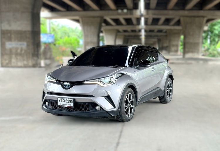 รถ Toyota C-HR 1.8 Hybrid Premium Safety สี เทา