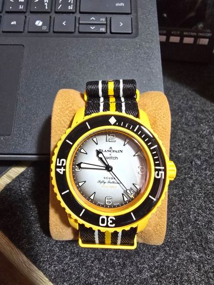 หลากสี คู่ Swatch Colab รุ่นยอดฮิต สภาพสวยกริบ