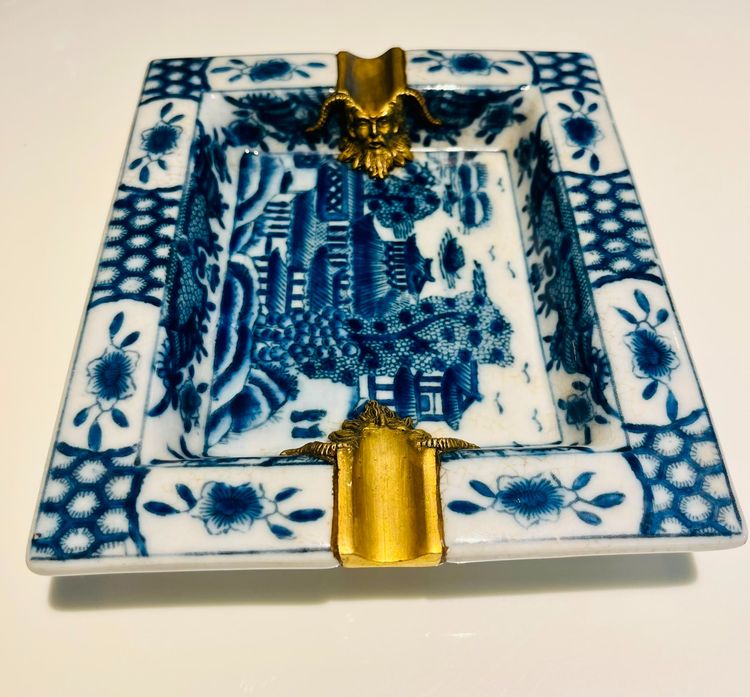 Vintage Blue White Porcelain Ashtray with Gilt Metal MountsH0tel de Paris MonteCarlo Provenance รูปที่ 3