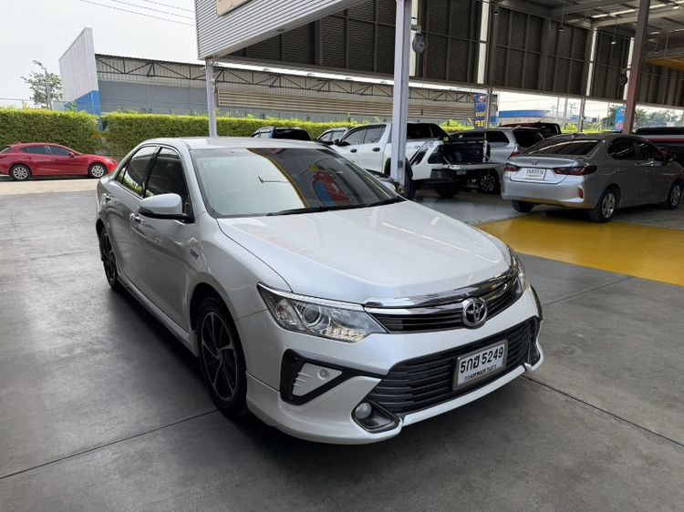 รถ Toyota Camry 2.0 G Extremo สี ขาว