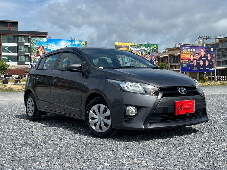รถ Toyota Yaris 1.2 J สี เทา