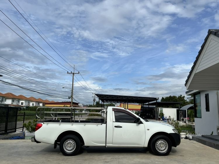 Mitsubishi Triton 2013 2.4 CNG Pickup เบนซิน NGV เกียร์ธรรมดา ขาว รูปที่ 4