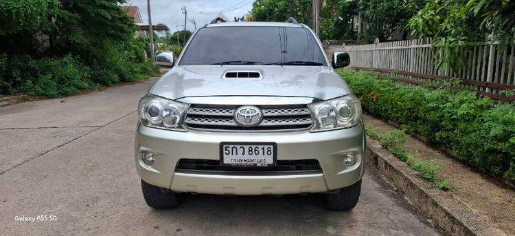 Toyota Fortuner 2010 3.0 V Utility-car ดีเซล ไม่ติดแก๊ส เกียร์อัตโนมัติ บรอนซ์เงิน รูปที่ 2
