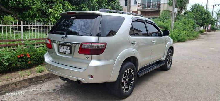 Toyota Fortuner 2010 3.0 V Utility-car ดีเซล ไม่ติดแก๊ส เกียร์อัตโนมัติ บรอนซ์เงิน รูปที่ 4