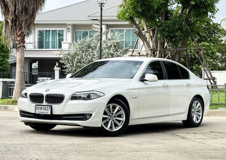 รถ BMW Series 5 520d สี ขาว