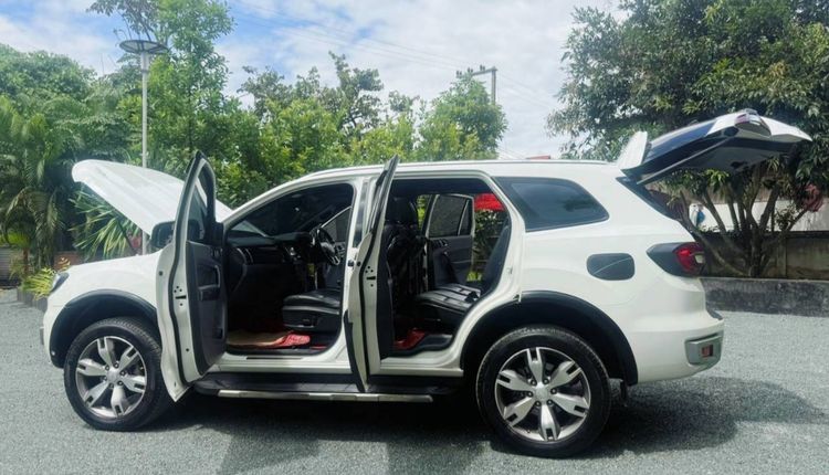 Ford Everest 2018 2.2 Titanium Plus Utility-car ดีเซล เกียร์อัตโนมัติ ขาว รูปที่ 3
