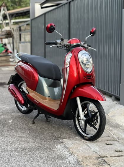 scoopy i jen2 รูปที่ 2