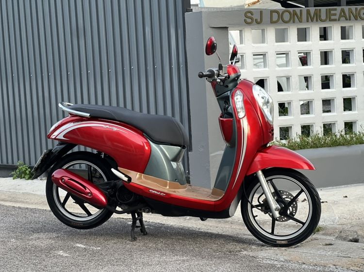 scoopy i jen2