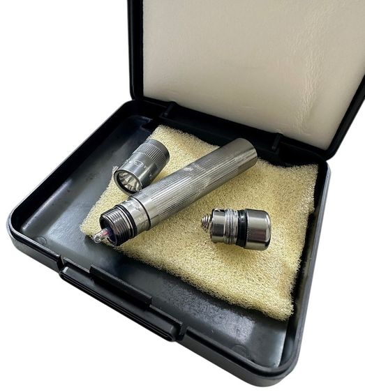🔦 Vintage 90s ไอเทมยุคเก่า ไฟฉายพวงกุญแจ Maglite Solitaire AAA (Made in USA) สีเงินคลาสสิก พร้อมกล่องแท้ดั้งเดิม 🔦 รูปที่ 4