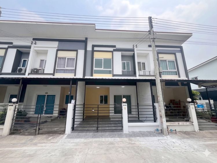 มีบางส่วน 2025 🏡✨ ขายทาวน์โฮม 2 ชั้น ม.เก้ามงคล วิลเลจ สาย 5