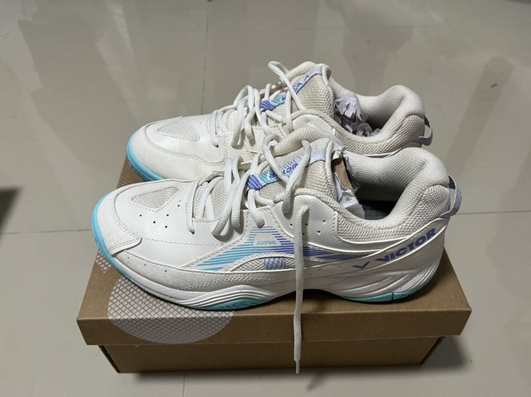 รองเท้าแบดมินตัน Victor 43eu/27.5cm