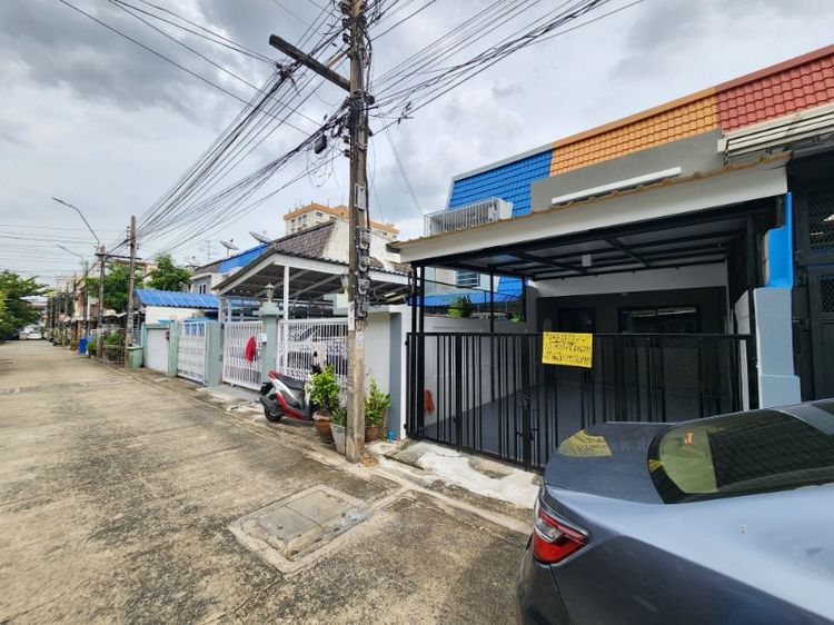 ทาวน์เฮ้าส์แฮปปี้แลนด์ใกล้ห้างเดอะมอลล์บางกะปิ