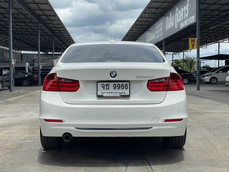 BMW Series 3 2013 320d Sedan ดีเซล ไม่ติดแก๊ส เกียร์อัตโนมัติ ขาว รูปที่ 3