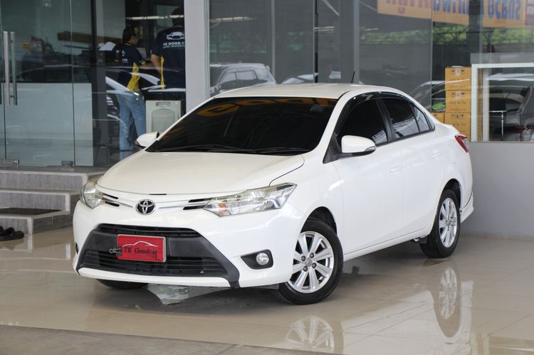 รถ Toyota Vios 1.5 E สี ขาว