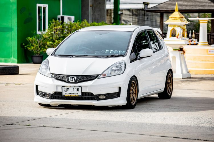 Honda Jazz 2010 1.5 SV Sedan เบนซิน เกียร์อัตโนมัติ ขาว