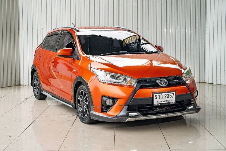 Toyota Yaris 2016 1.2 TRD Sportivo Sedan เบนซิน ไม่ติดแก๊ส เกียร์อัตโนมัติ ส้ม