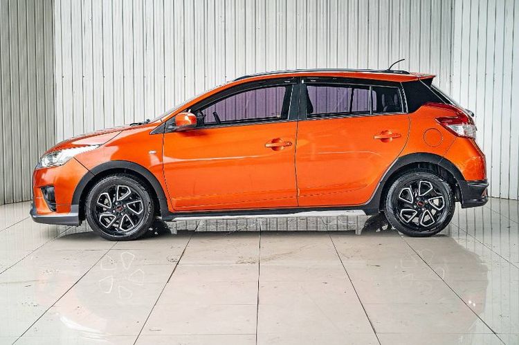Toyota Yaris 2016 1.2 TRD Sportivo Sedan เบนซิน ไม่ติดแก๊ส เกียร์อัตโนมัติ ส้ม รูปที่ 4