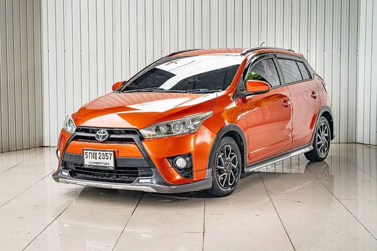 Toyota Yaris 2016 1.2 TRD Sportivo Sedan เบนซิน ไม่ติดแก๊ส เกียร์อัตโนมัติ ส้ม รูปที่ 3
