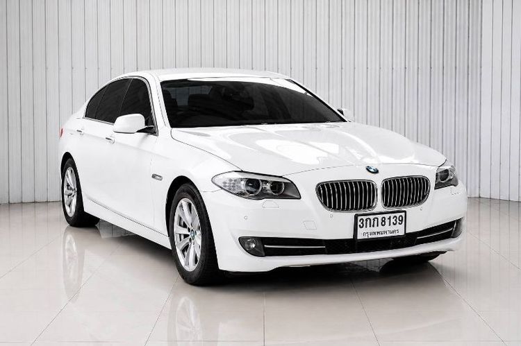 รถ BMW Series 5 520d สี ขาว