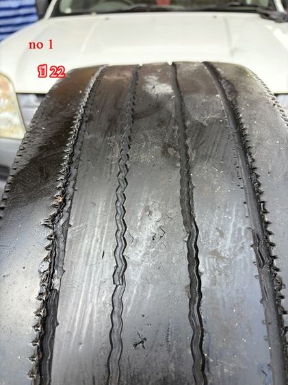 Bridgestone  11r22.5 รุ่นr157 เป็นยางเกรดแกะดอก ปี22 และ 25 รวม 3เส้น รูปที่ 4