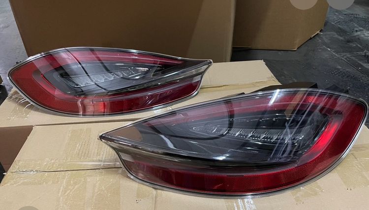 Porsche 981 GTS Taillight 2012-2016 ไฟท้ายสภาพใหม่กริบ อุปกรณ์ครบกล่อง นำเข้าเยอรมนี