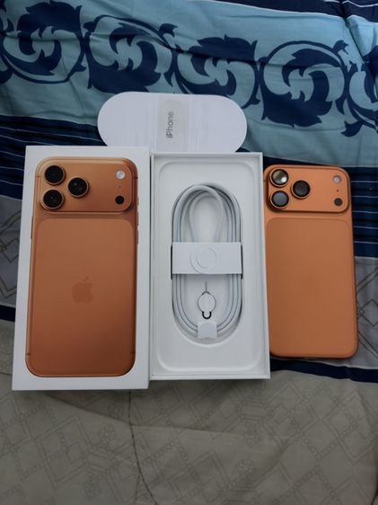 Iphone 17 pro max สีcosmic orange (256gb)
