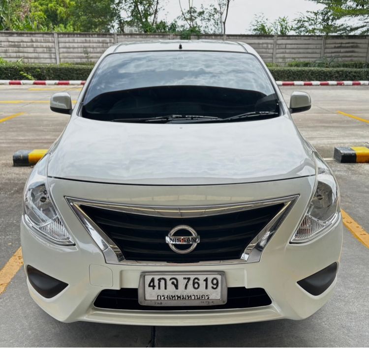 รถ Nissan Almera 1.2 E สี ขาว