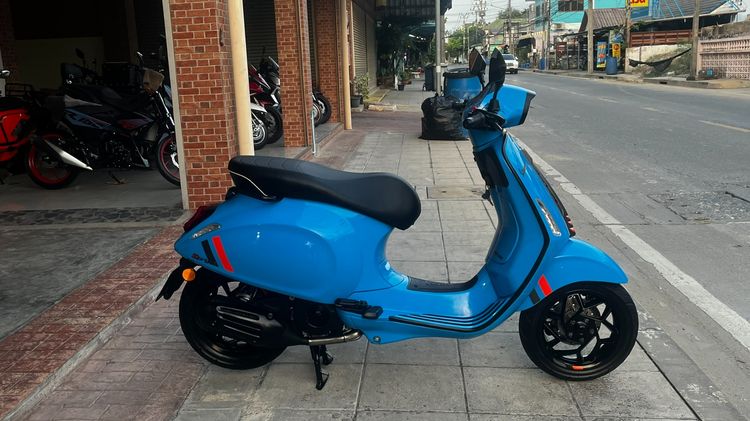 Vespa Sprint S150 จดปี 25 ไมล์ 3729 km.