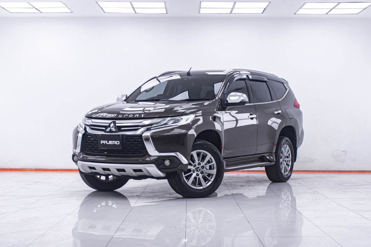 รถ Mitsubishi Pajero Sport 2.4 GT สี น้ำตาล
