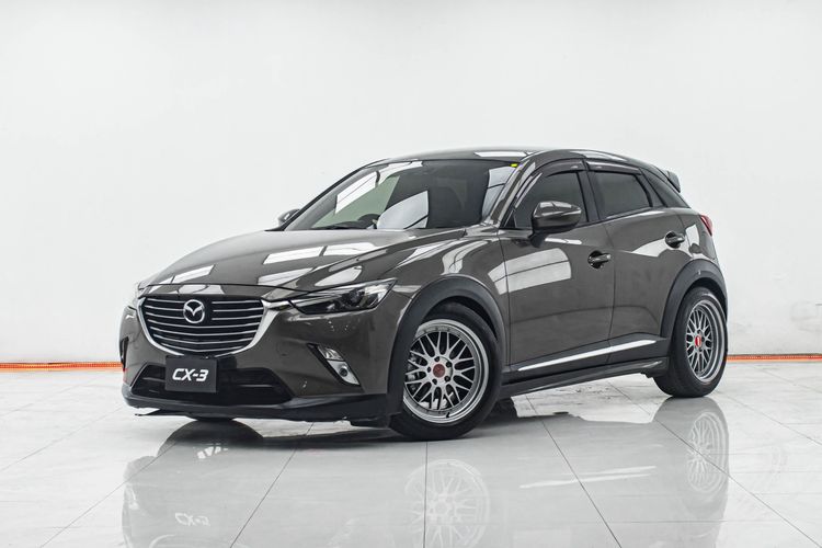 รถ Mazda CX-3 2.0 S สี น้ำตาล