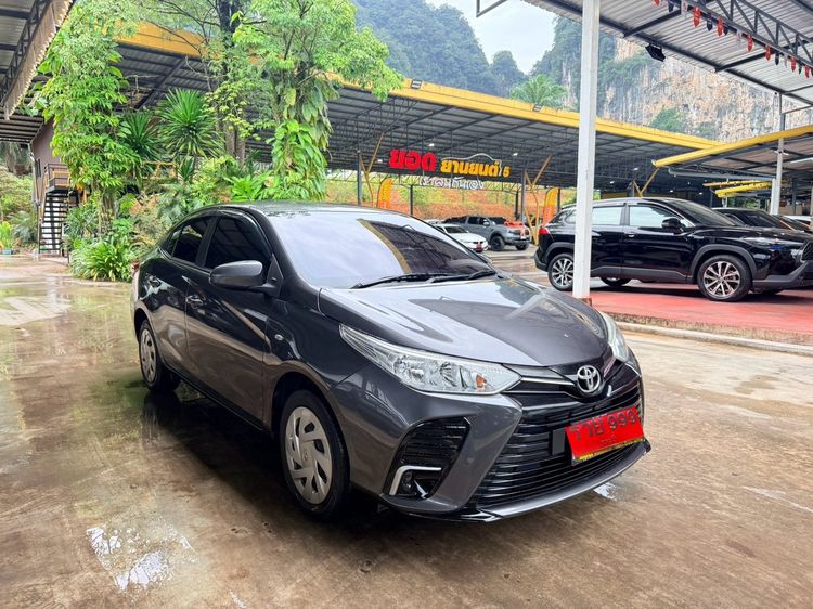 Toyota Yaris ATIV 2022 1.2 Entry Sedan เบนซิน ไม่ติดแก๊ส เกียร์อัตโนมัติ เทา รูปที่ 3