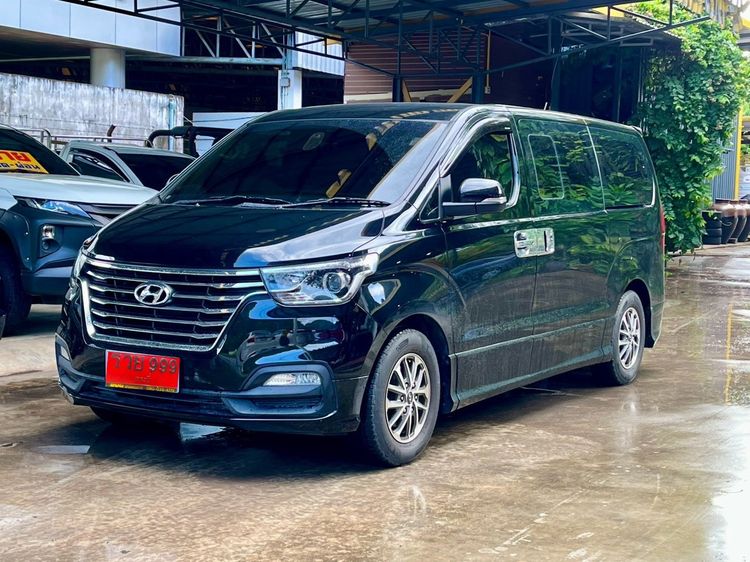 รถ Hyundai H-1  2.5 Elite สี ดำ