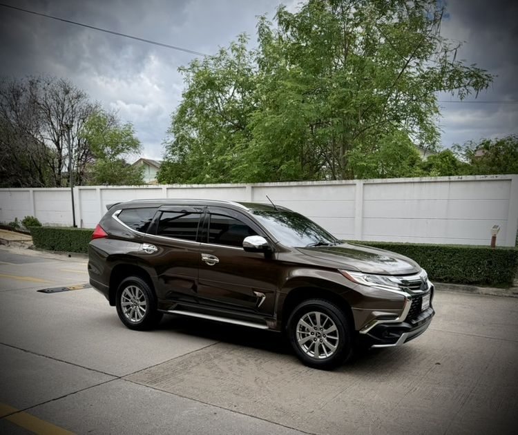 รถ Mitsubishi Pajero Sport 2.4 GT Premium สี น้ำตาล