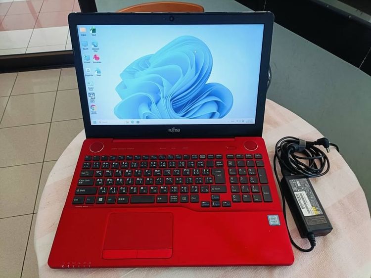 โน๊ตบุ๊ค Core i7 เจน 6 จอใหญ่ ใช้งานปกติ