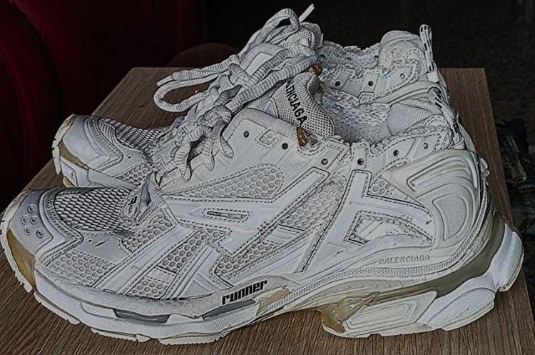 อื่นๆ รองเท้าผ้าใบ อื่นๆ UK 9 | EU 43 1/3 | US 9.5 ขาว รอวเท้า Runner Balenciaga