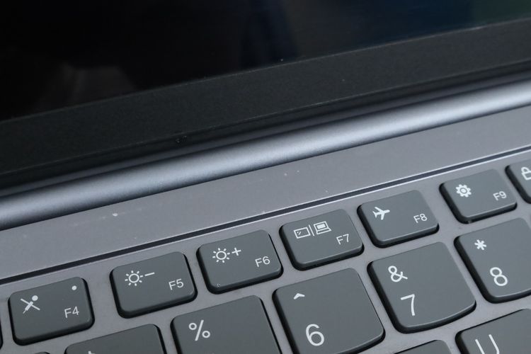 Lenovo Yoga Slim 7 Core Ultra 7 155H RAM16.1TB รูปที่ 6