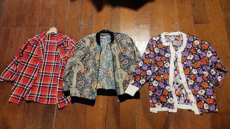 เสื้อผ้ามือสองสภาพดี ใส่น้อยครั้ง เจ้าของเกษียณแล้วไม่ได้ใส่