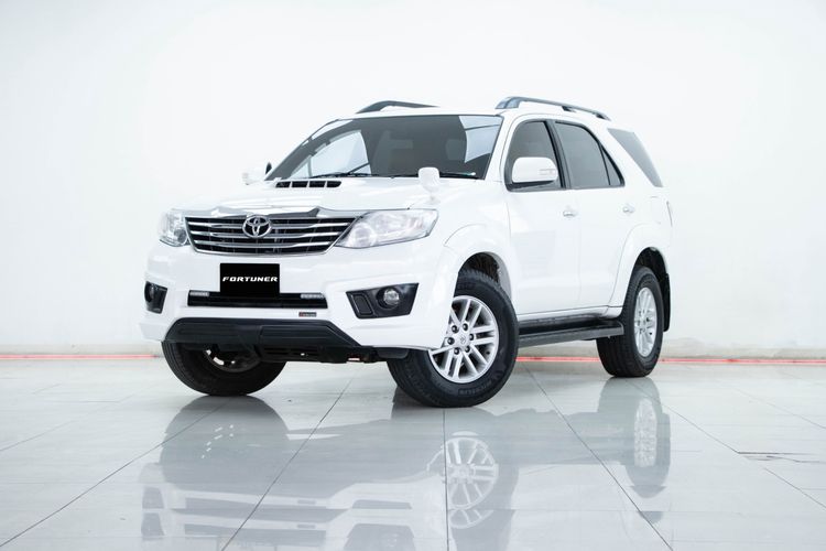 Toyota Fortuner 2012 3.0 V Utility-car ดีเซล ไม่ติดแก๊ส เกียร์อัตโนมัติ ขาว