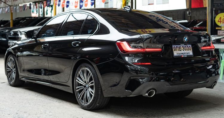 BMW Series 3 2022 320d Sedan ดีเซล ไม่ติดแก๊ส เกียร์อัตโนมัติ ดำ รูปที่ 3