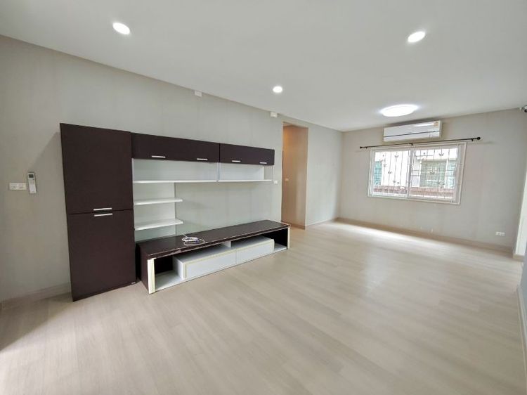 Property Perfect มีบางส่วน ใช่ ขายบ้านแฝด Perfect Park รังสิต 2 ปทุมธานี | 3.6 ล้านบาท | 3 นอน 2 น้ำ | 38.6 ตร.ว. | พื้นที่ใช้สอยประมาณ 143 ตร.ม. รูปที่ 2