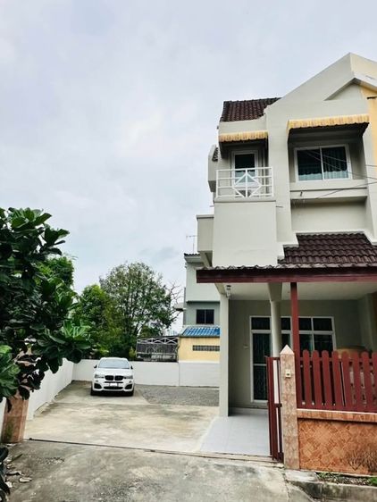 มีบางส่วน ให้เช่า ทาวน์โฮม2.5 ชั้น สไตล์บ้านเดี่ยว เกษรา คลาสสิคโฮม หลังมุม พร้อมอยู่