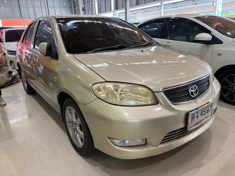 รถ Toyota Vios 1.5 S สี น้ำตาล